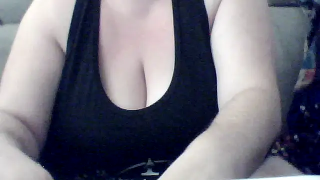 Valendra  online show from October 12, 7:32 am