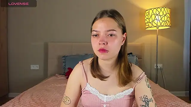 patriciapink online show from September 25, 9:04 am