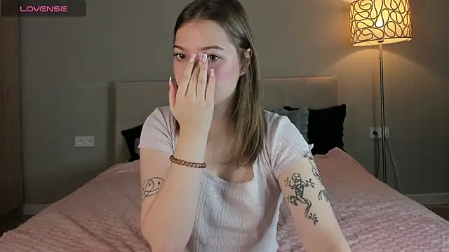 patriciapink online show from November 30, 9:54 am