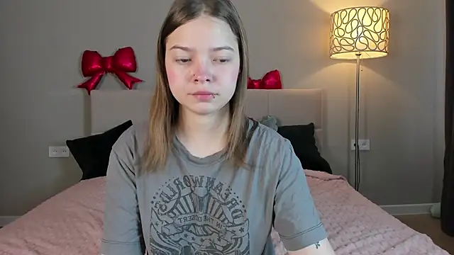 patriciapink online show from April 5, 8:21 am