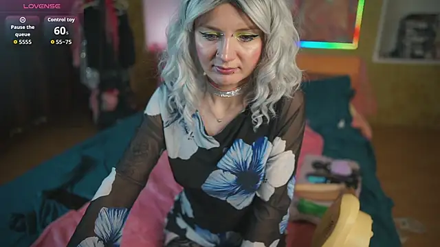 Dia Angel online show from February 2, 7:35 pm