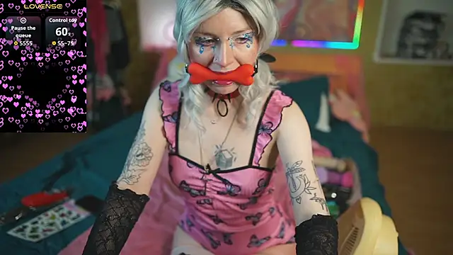 Dia Angel online show from February 6, 8:27 pm