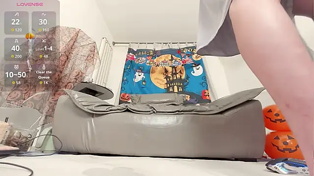 fox-yiyi online show from October 25, 12:04 pm