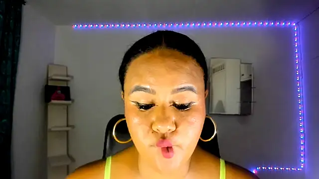 Snapshot of brent_rossy chatting on December 3, 4:35 am brent rossy online show from December 3, 4:35 am