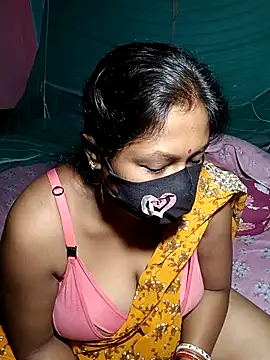 Snapshot of Hotty-rosni chatting on November 5, 12:03 am Hotty-rosni online show from November 5, 12:03 am