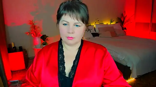 CrystaalStaar online show from December 5, 9:12 pm