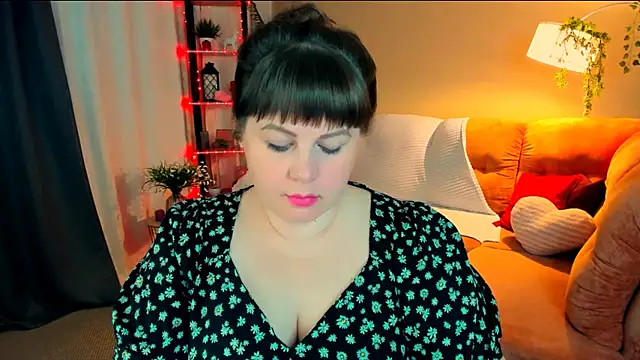 CrystaalStaar online show from May 5, 7:17 pm