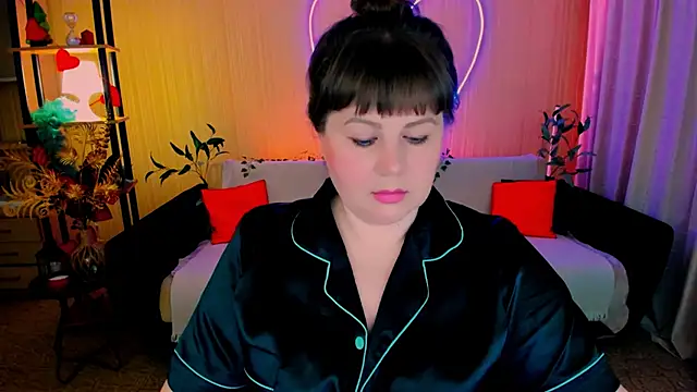 CrystaalStaar online show from April 10, 7:43 pm