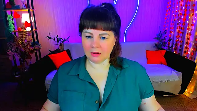 CrystaalStaar online show from March 31, 7:38 pm