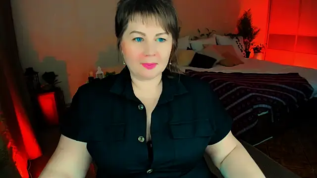 CrystaalStaar online show from February 9, 8:18 pm