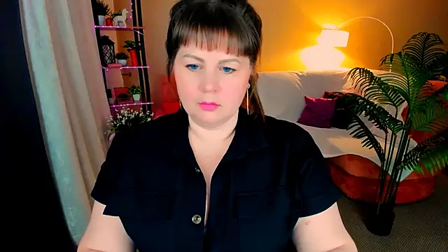 CrystaalStaar online show from March 13, 8:25 pm