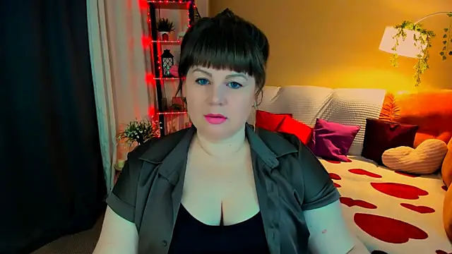 CrystaalStaar online show from April 16, 7:14 pm