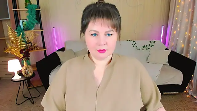 CrystaalStaar online show from January 16, 7:40 pm