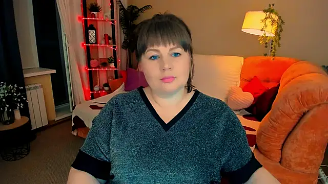 CrystaalStaar online show from June 28, 9:10 pm
