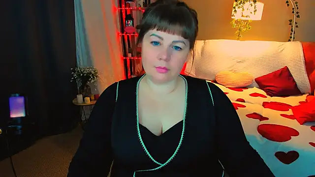 CrystaalStaar online show from March 26, 7:45 pm