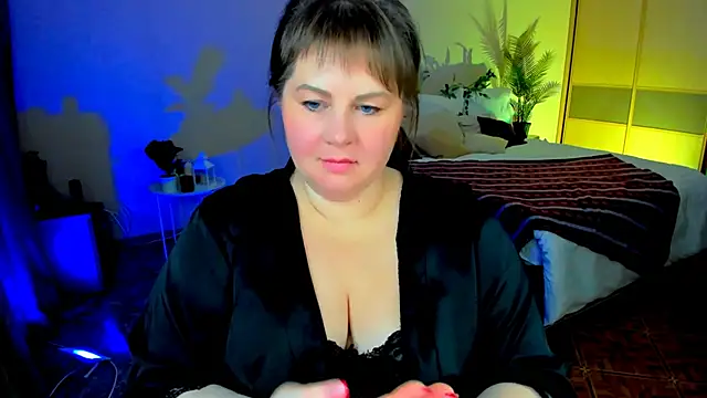 CrystaalStaar online show from January 18, 8:45 pm