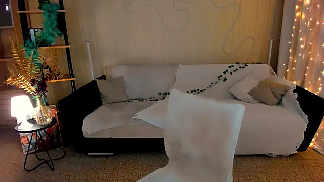 CrystaalStaar online show from January 14, 6:44 pm