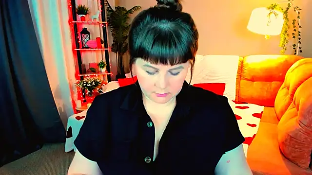 CrystaalStaar online show from April 4, 7:42 pm