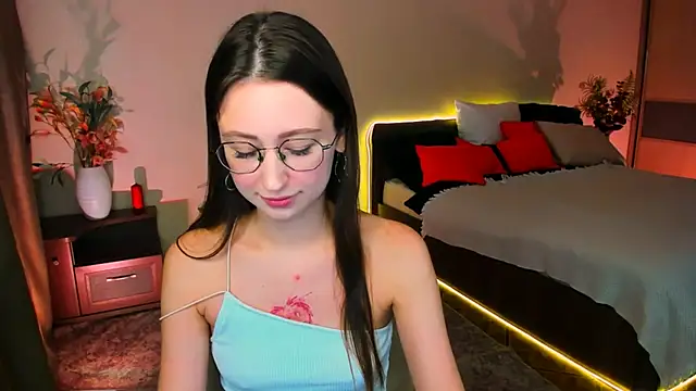 YourLovellyStory online show from November 4, 4:33 pm