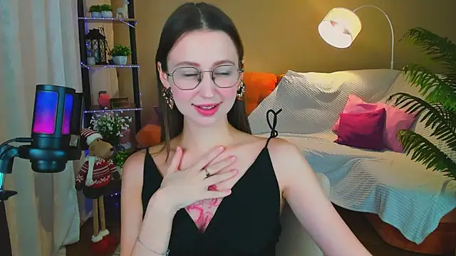 YourLovellyStory online show from November 23, 4:28 pm