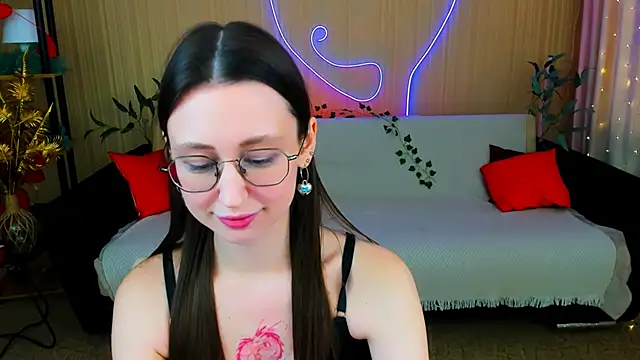 YourLovellyStory online show from April 4, 12:34 pm