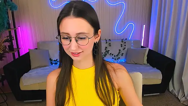 Snapshot of YourLovellyStory chatting on September 26, 4:25 pm YourLovellyStory online show from September 26, 4:25 pm