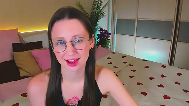 YourLovellyStory online show from March 12, 12:20 pm