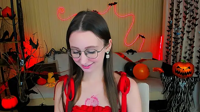 YourLovellyStory online show from October 23, 4:27 pm