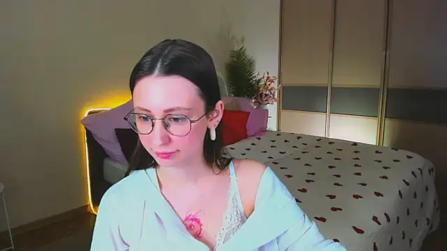Snapshot of YourLovellyStory chatting on April 26, 12:35 pm YourLovellyStory online show from April 26, 12:35 pm