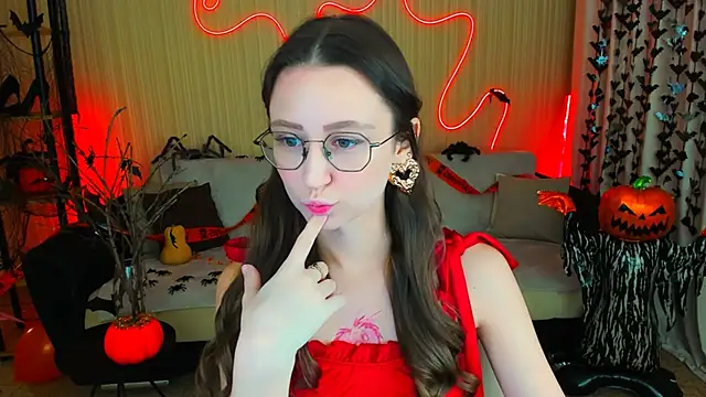 YourLovellyStory online show from October 28, 11:20 am