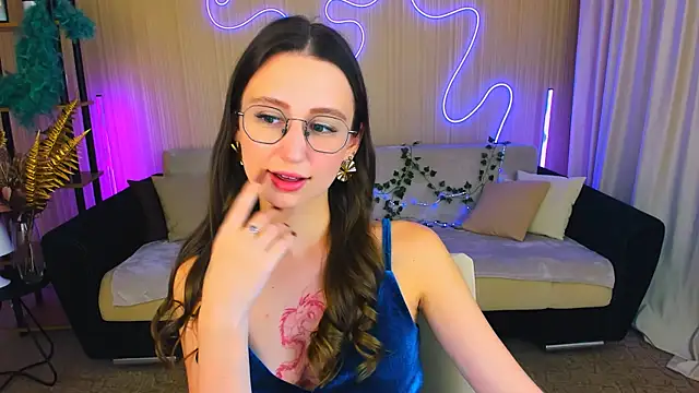 Snapshot of YourLovellyStory chatting on September 22, 5:19 pm YourLovellyStory online show from September 22, 5:19 pm