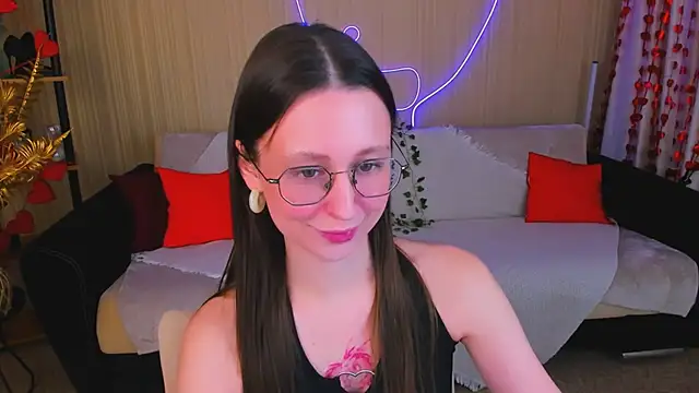 YourLovellyStory online show from March 7, 4:45 pm