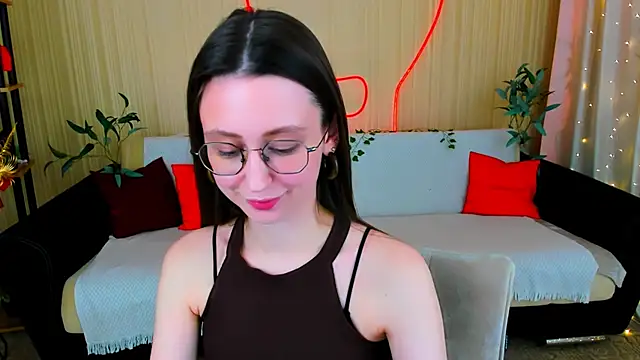 Snapshot of YourLovellyStory chatting on April 25, 7:22 pm YourLovellyStory online show from April 25, 7:22 pm