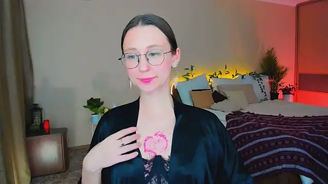 YourLovellyStory online show from January 31, 7:12 pm