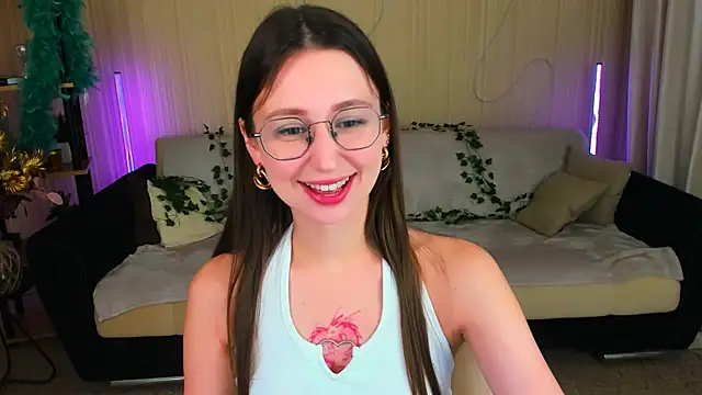 YourLovellyStory online show from November 21, 5:23 pm