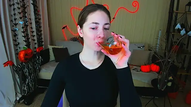 SensitiveSooul online show from November 3, 4:50 am