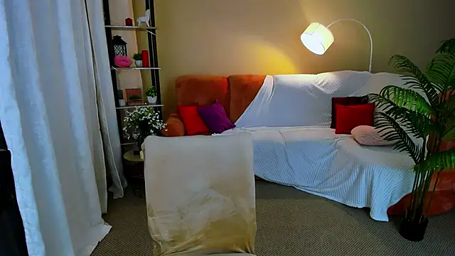 AlluringLookk online show from February 20, 4:31 pm