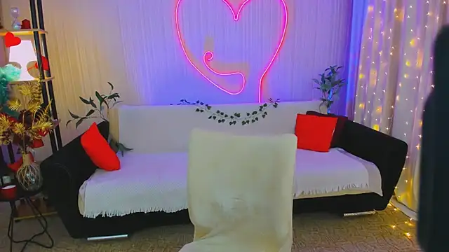 AlluringLookk online show from April 15, 7:58 pm