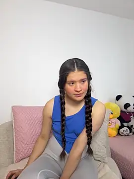 Emilyybennet  online show from October 8, 8:31 pm