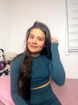 Emilyybennet  online show from September 30, 9:21 pm