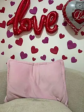 Emilyybennet  online show from February 17, 11:02 pm