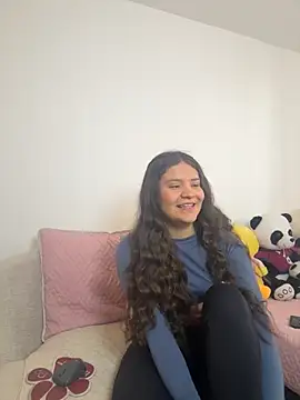 Emilyybennet  online show from October 22, 1:10 pm
