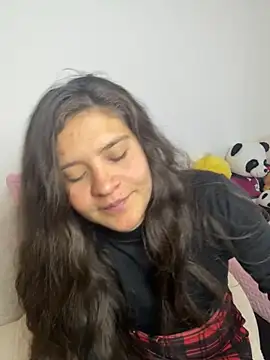 Snapshot of Emilyybennet_ chatting on November 7, 10:03 pm Emilyybennet online show from November 7, 10:03 pm