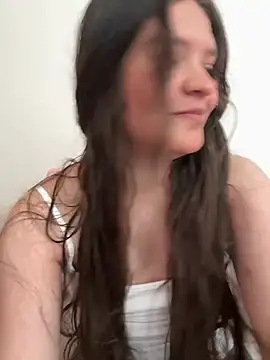 Snapshot of Emilyybennet_ chatting on May 24, 7:25 pm Emilyybennet online show from May 24, 7:25 pm
