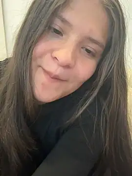 Emilyybennet  online show from May 5, 2:14 am