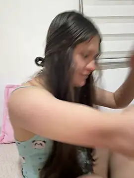 Emilyybennet  online show from March 28, 5:19 am