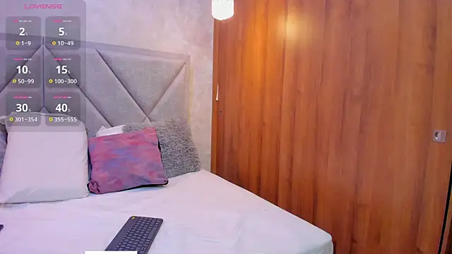 Snapshot of Im_Manu chatting on November 6, 1:26 pm Im Manu online show from November 6, 1:26 pm