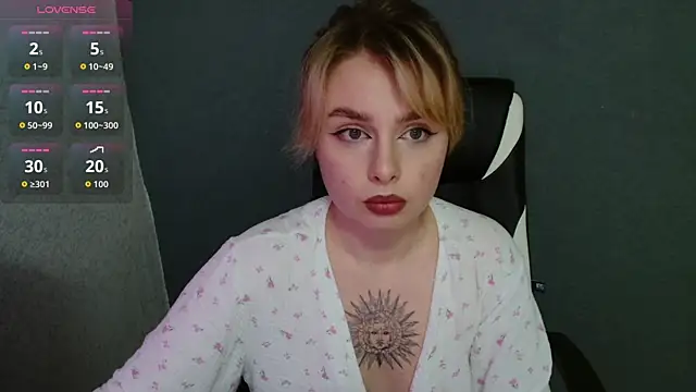 Snapshot of AngelicaHollywood chatting on October 10, 9:04 pm AngelicaHollywood online show from October 10, 9:04 pm