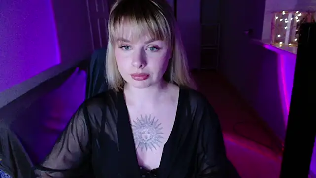 Snapshot of AngelicaHollywood chatting on March 3, 8:27 pm AngelicaHollywood online show from March 3, 8:27 pm