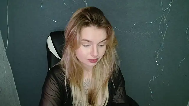 Snapshot of AngelicaHollywood chatting on November 21, 9:14 pm AngelicaHollywood online show from November 21, 9:14 pm